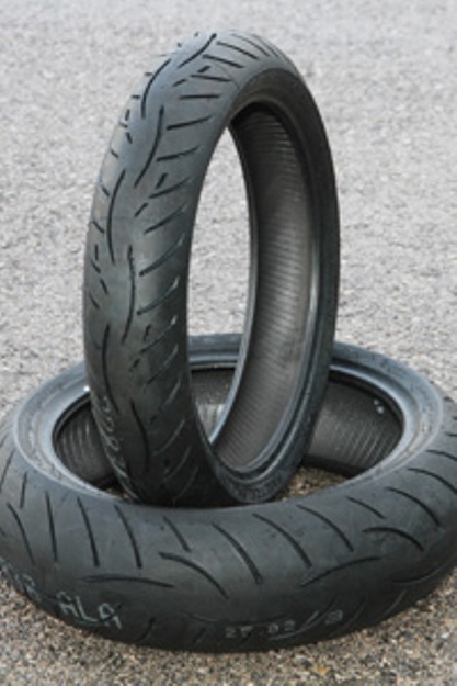 Comparative guide of the tires motorcycle sport GT: How we tested 6 references on wet