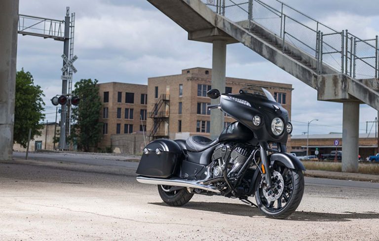 Indian 2018 Chieftain Dark Horse Cruisers - Review Specs Price