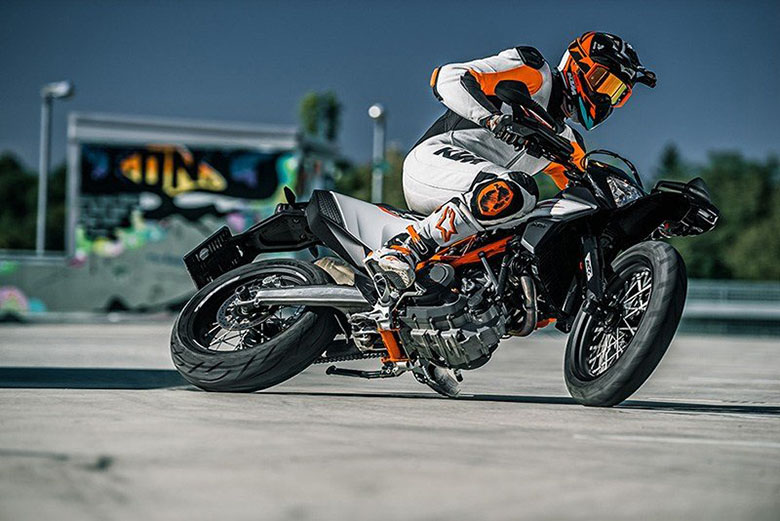 2020 KTM 690 SMC R Supermoto