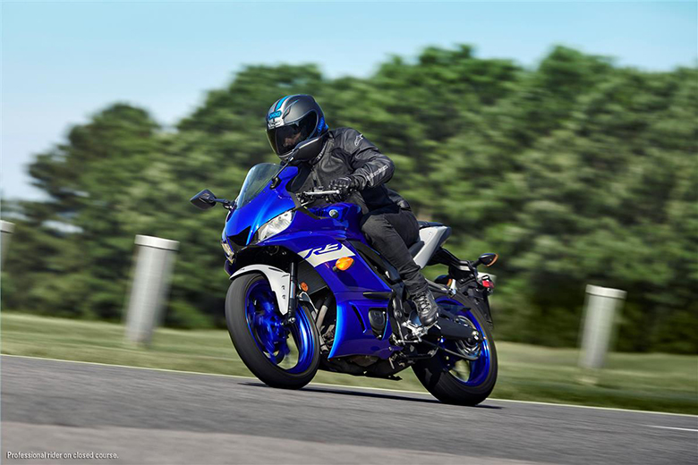 Yamaha 2021 YZF-R3 Super Sports Motorcycle