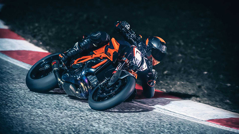 KTM 2020 1290 Super Duke R Powerful Sports Motorcycle