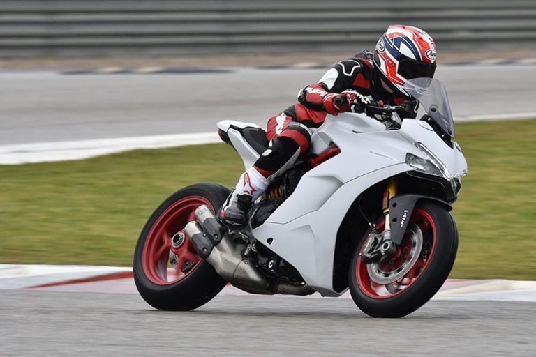 2020 Ducati SuperSport S Sports Bike - Review Specs Price