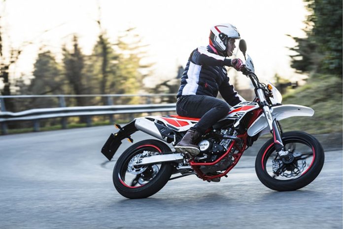 2021 Beta RR Motard 4T 125 LC Dirt Bike