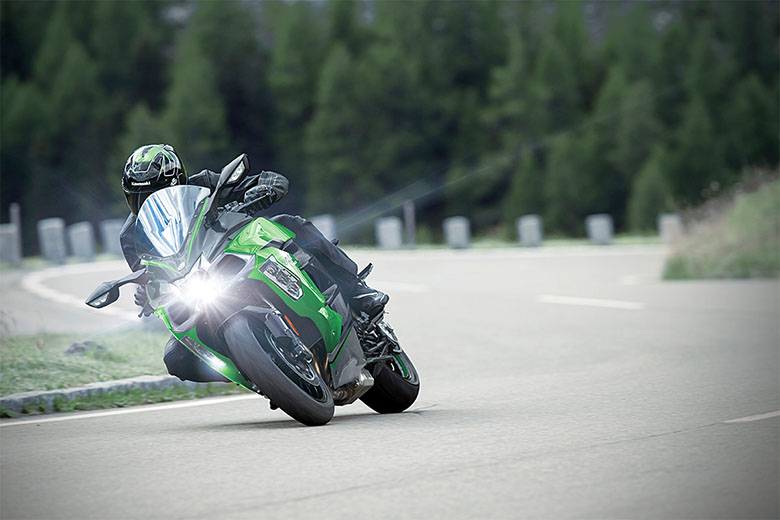 2021 Kawasaki Ninja H2 SX SE Plus Sports Motorcycle