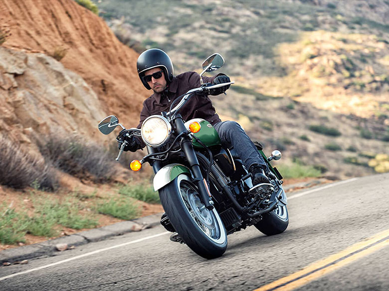 2022 Kawasaki Vulcan 900 Classic Cruisers