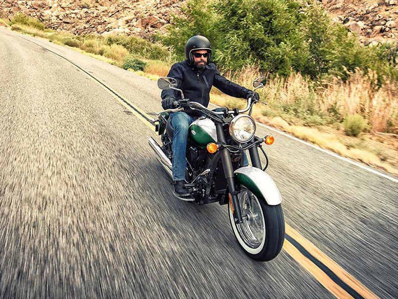 2022 Kawasaki Vulcan 900 Classic Cruisers