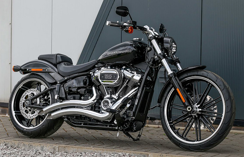 2022 Vulcan 900 Custom vs 2022 Softail Breakout