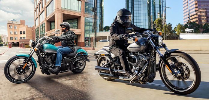 2022 Vulcan 900 Custom vs 2022 Softail Breakout