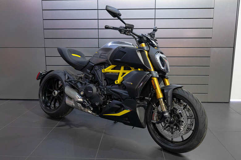 2023 Ducati Diavel 1260 S Naked Motorcycle