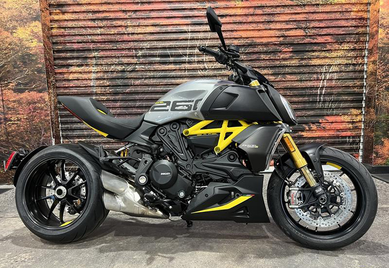 2023 Ducati Diavel 1260 S Naked Motorcycle