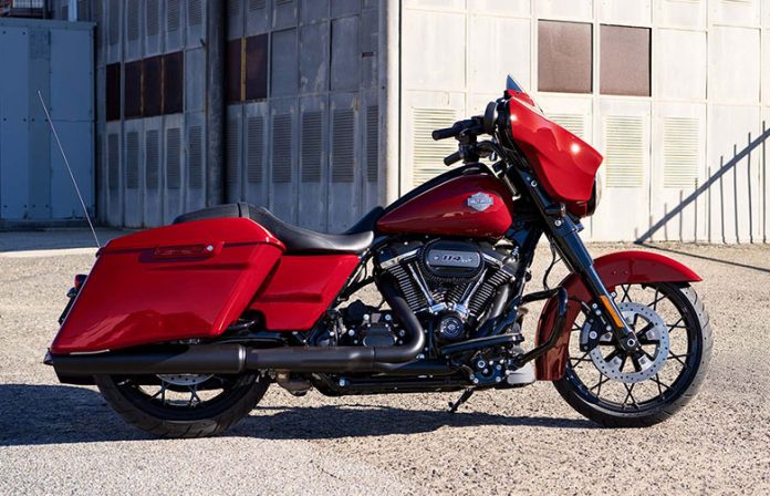 2023 Indian Chieftain vs 2022 Harley-Davidson Street Glide - Comparison ...