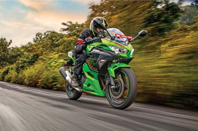 2022 Kawasaki Ninja 400 Sports Motorcycle