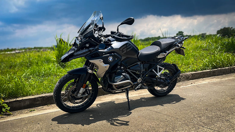 2023 Ducati Multistrada V4 S vs 2023 BMW R 1250 GS