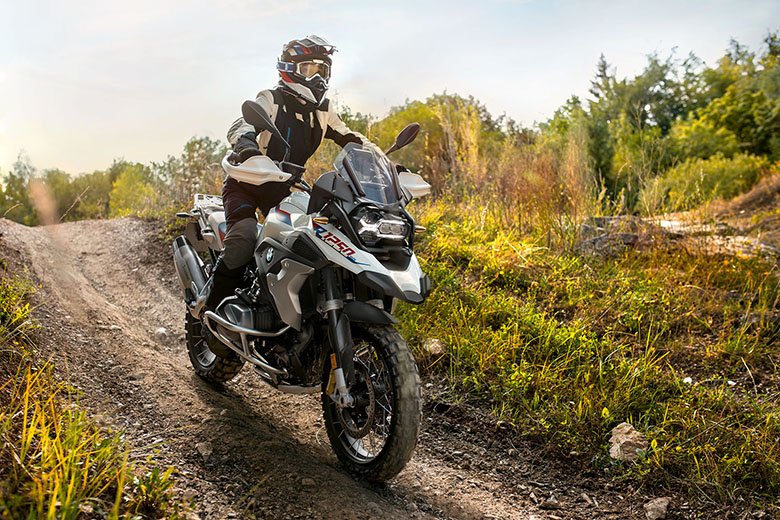 2023 Ducati Multistrada V4 S vs 2023 BMW R 1250 GS