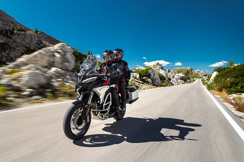 2023 Ducati Multistrada V4 S vs 2023 BMW R 1250 GS