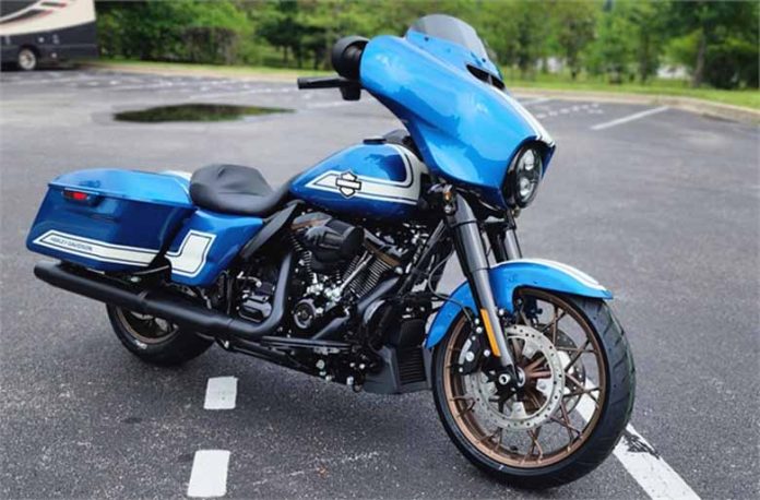 Harley-Davidson Fast Johnnie Street Glide ST 2023 Cruisers