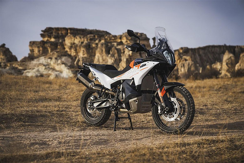 2023 Yamaha Tenere 700 vs 2023 KTM 790 Adventure R