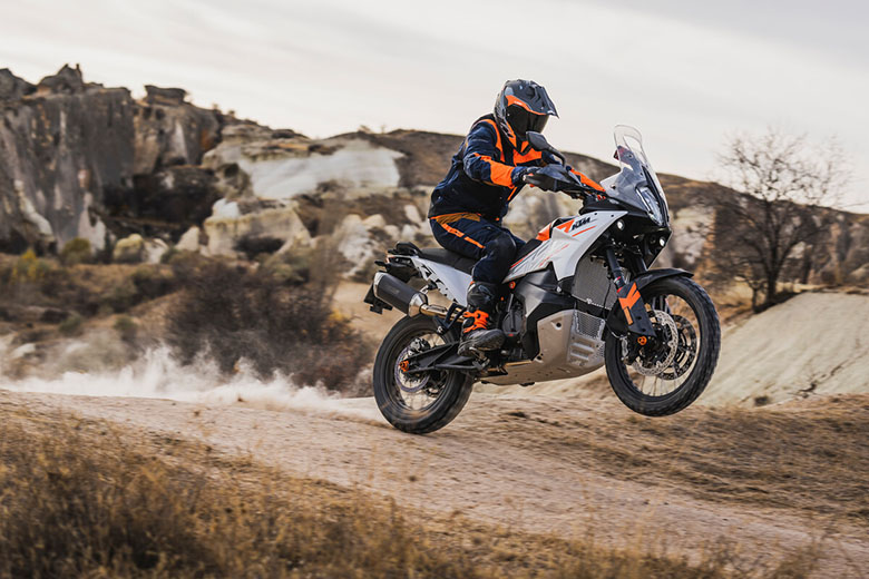 2023 Yamaha Tenere 700 vs 2023 KTM 790 Adventure R