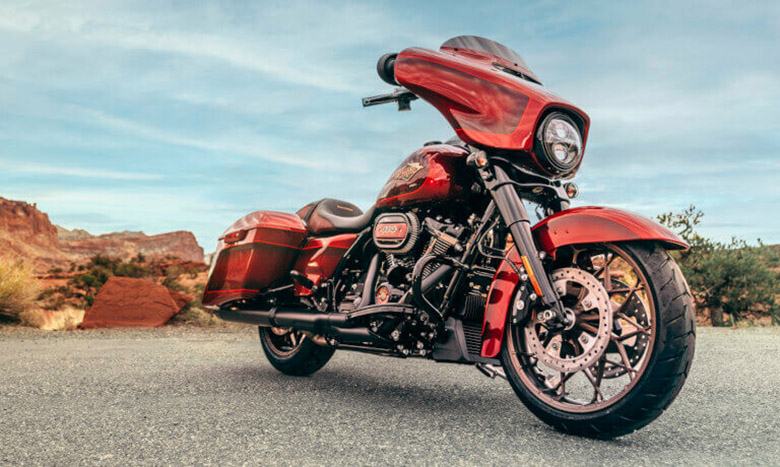 2023 Kawasaki Vulcan Vaquero vs 2023 Harley-Davidson Street Glide