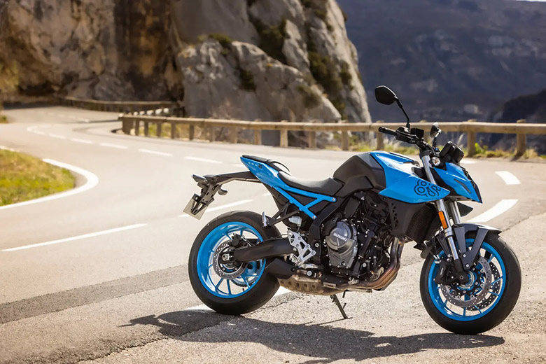 2023 Suzuki GSX-8S vs 2023 Suzuki SV650