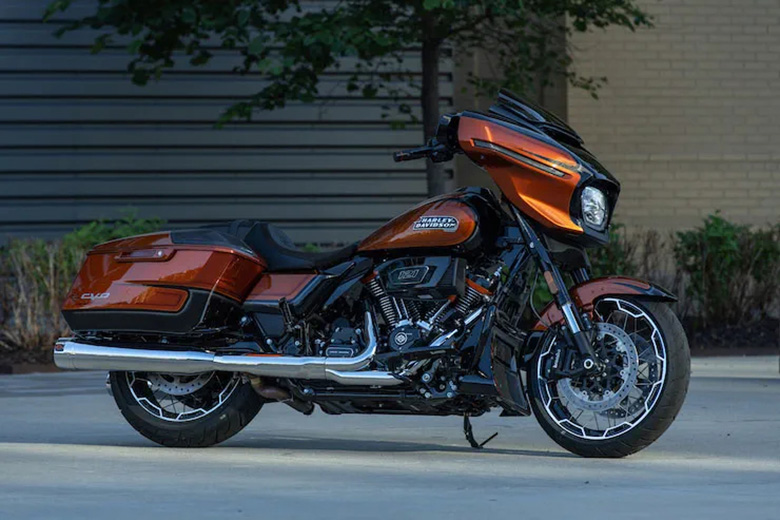 2023 Harley Davidson Electra Glide vs 2023 Harley Davidson Street Glide