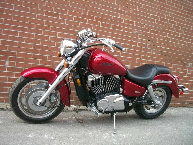 2023 Honda Shadow Sabre 1100 vs 2023 Honda VTX1300