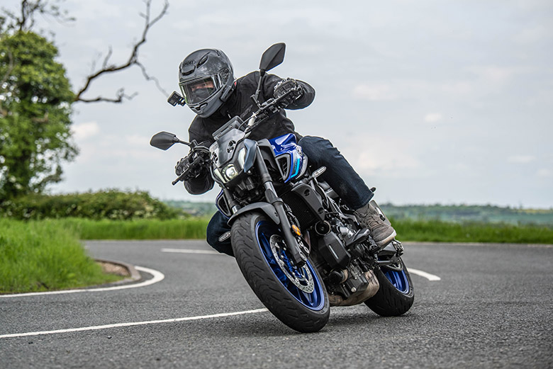 2023 Yamaha MT-07 vs 2023 Suzuki GSX-8S