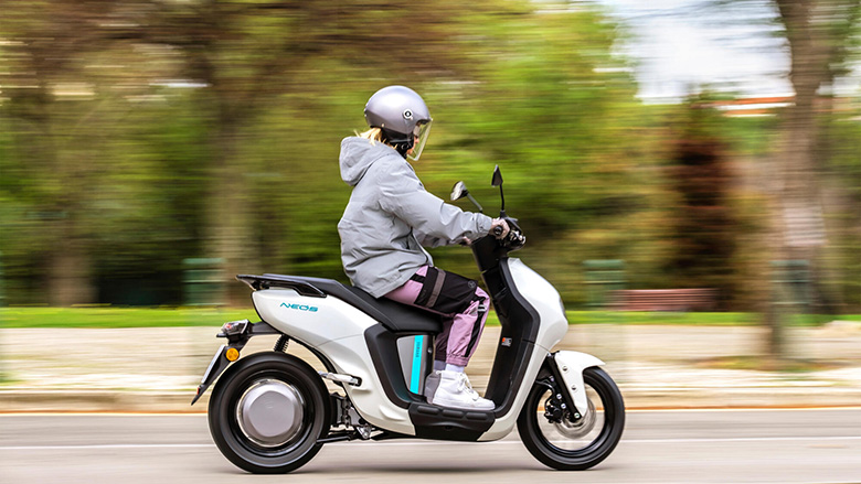 2023 Yamaha NEOs Electric Scooter