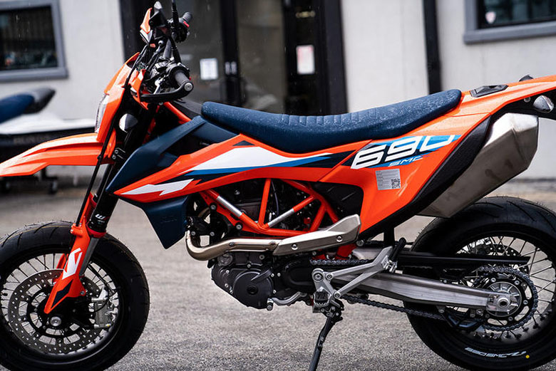 2023 KTM 690 SMC R Supermoto