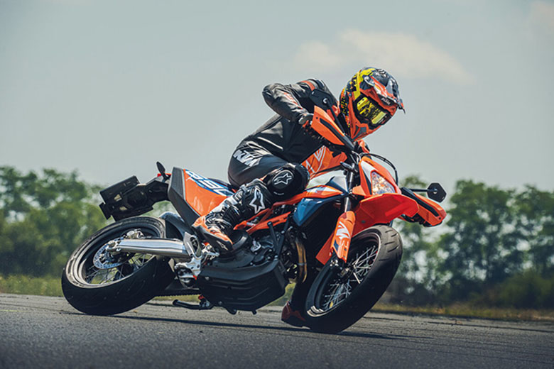 2023 KTM 690 SMC R Supermoto