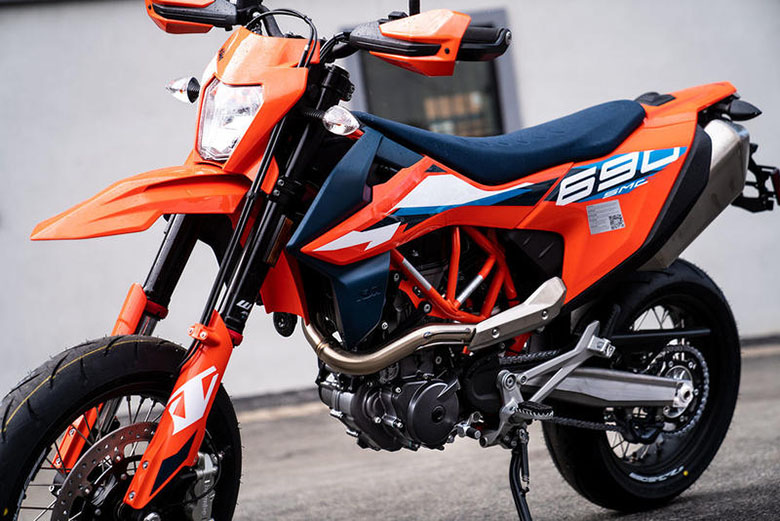 2023 KTM 690 SMC R Supermoto