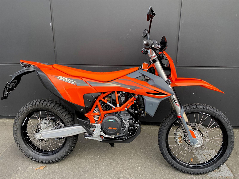 2023 KTM 690 Enduro R Supermoto