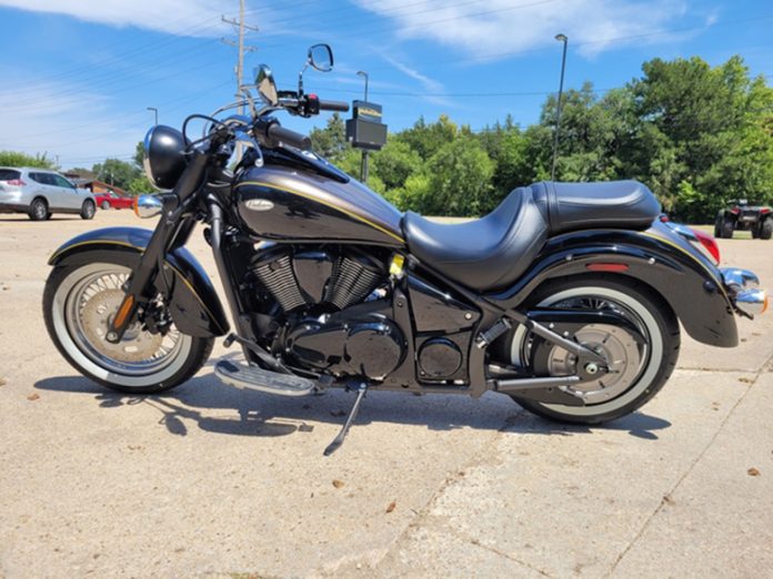 2023 Kawasaki Vulcan 900 Classic Cruiser