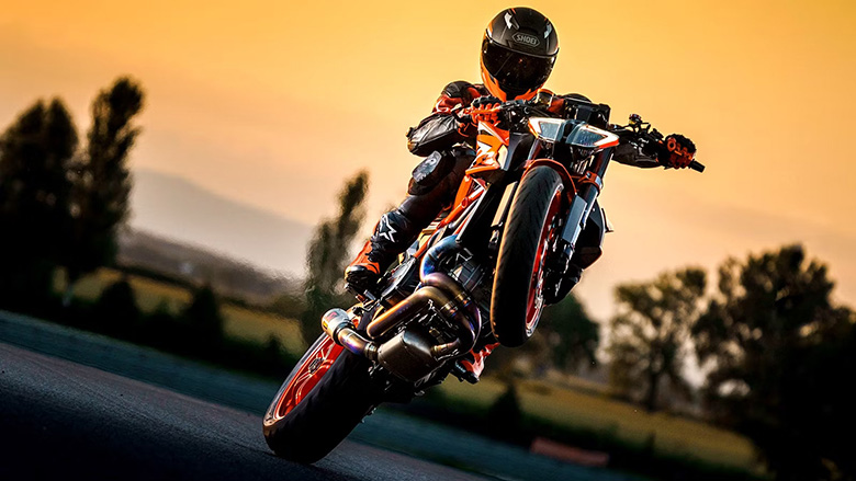 2023 KTM 1290 Super Duke R Naked Bike