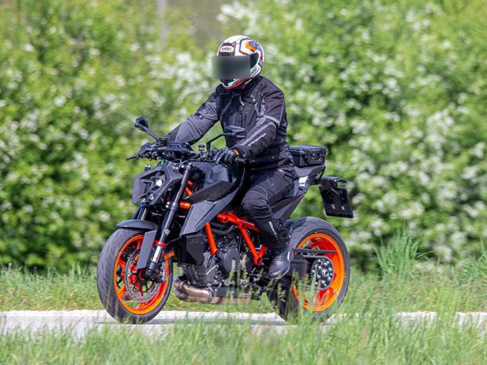 2023 KTM 1290 Super Duke R Naked Bike