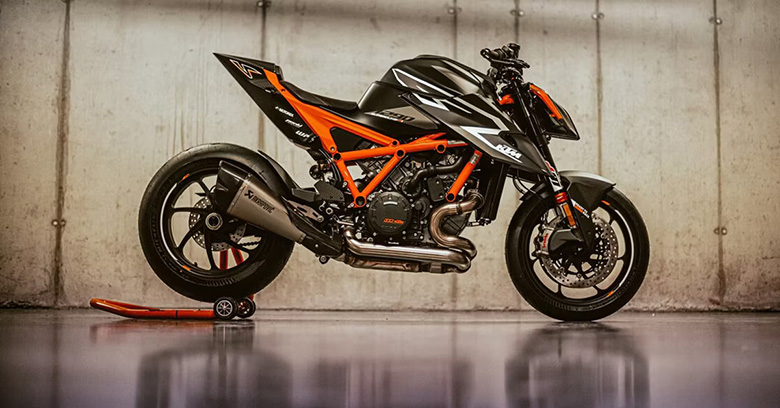 2023 KTM 1290 Super Duke R Naked Bike