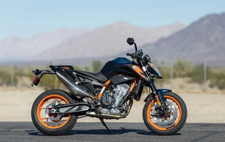 2023 KTM 890 Duke R Sports Motorcycle