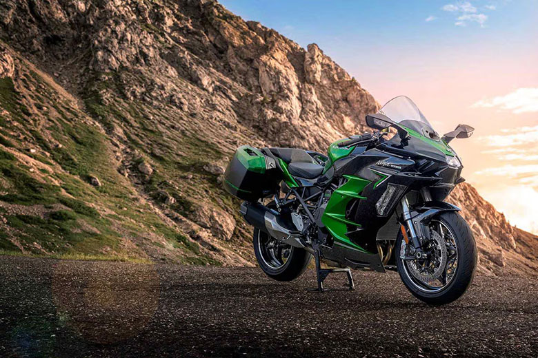 2023 Kawasaki Ninja H2 SX SE Sports Motorcycle