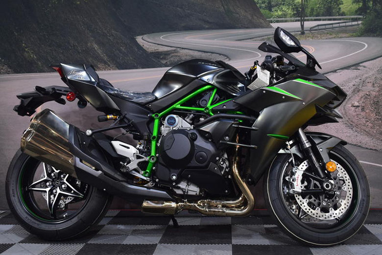 2023 Kawasaki Ninja H2 Sports Bike