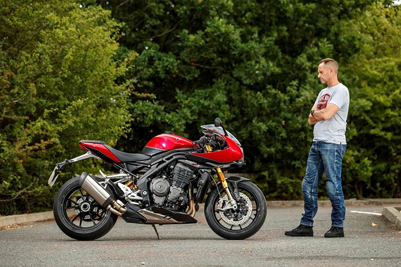 2023 Triumph Speed Triple 1200 RR Roadster