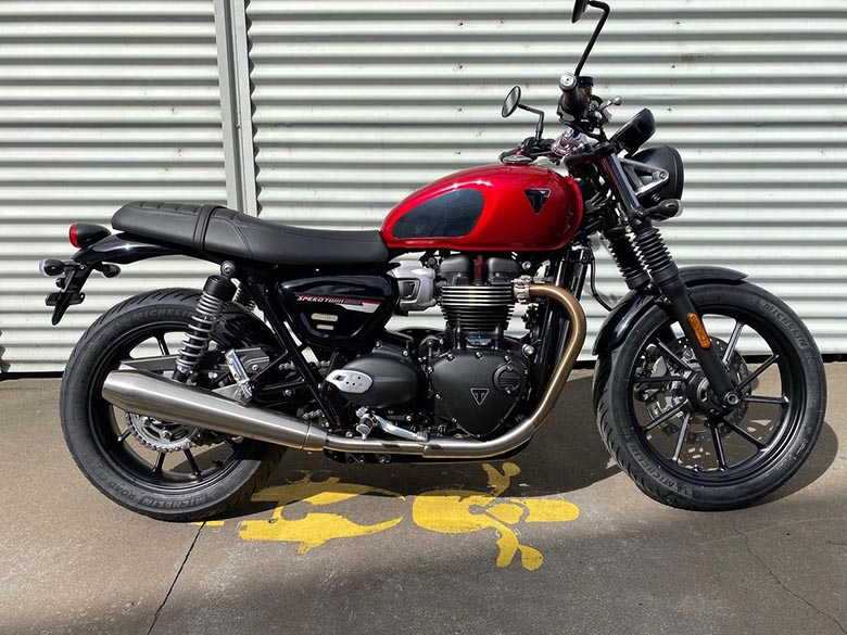 2023 Triumph Speed Twin 900 Chrome Edition Scrambler